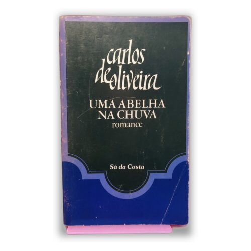 Uma Abelha na Chuva - Carlos de Oliveira