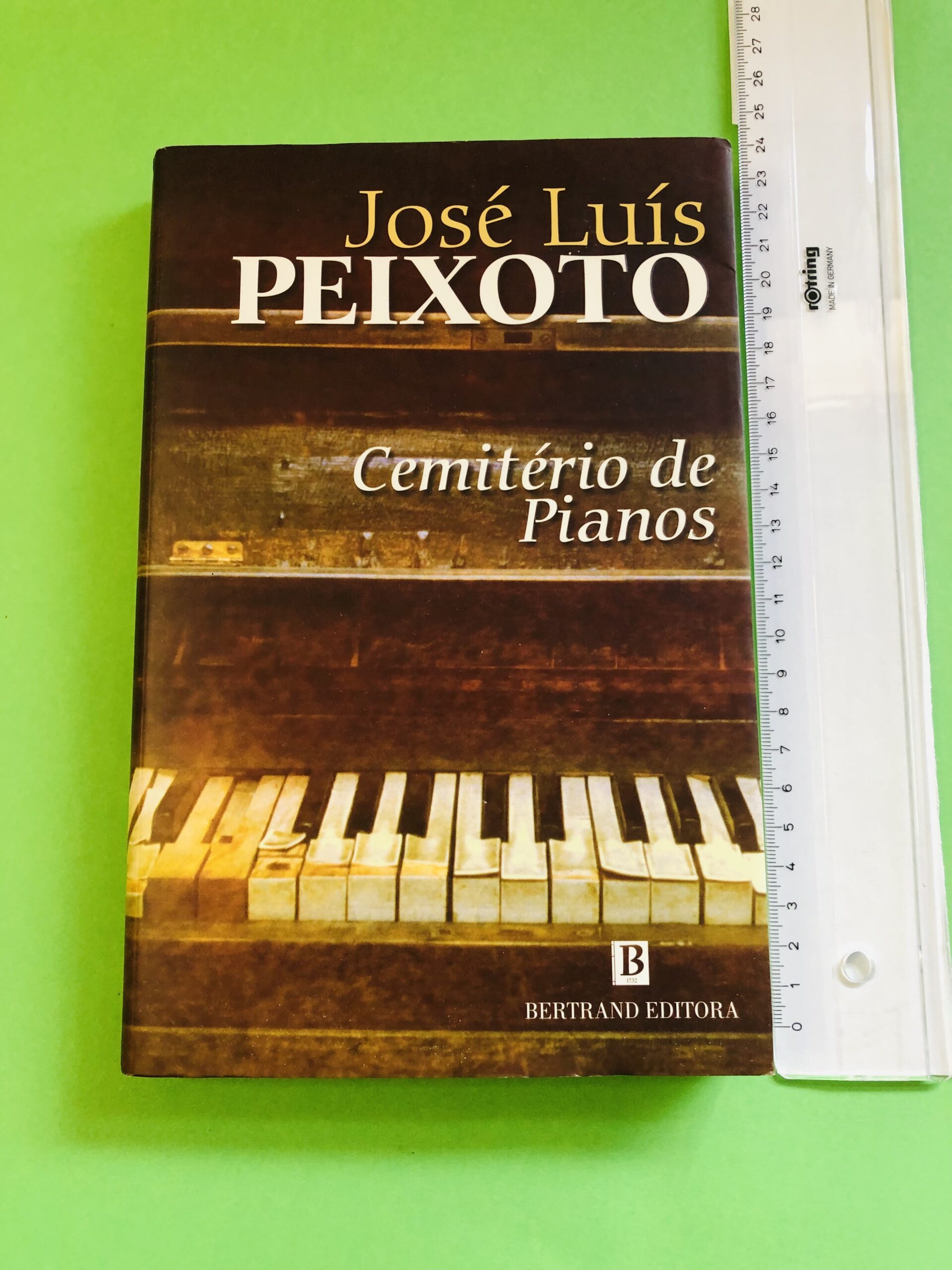Cemitérios de Pianos - José Luís Peixoto
