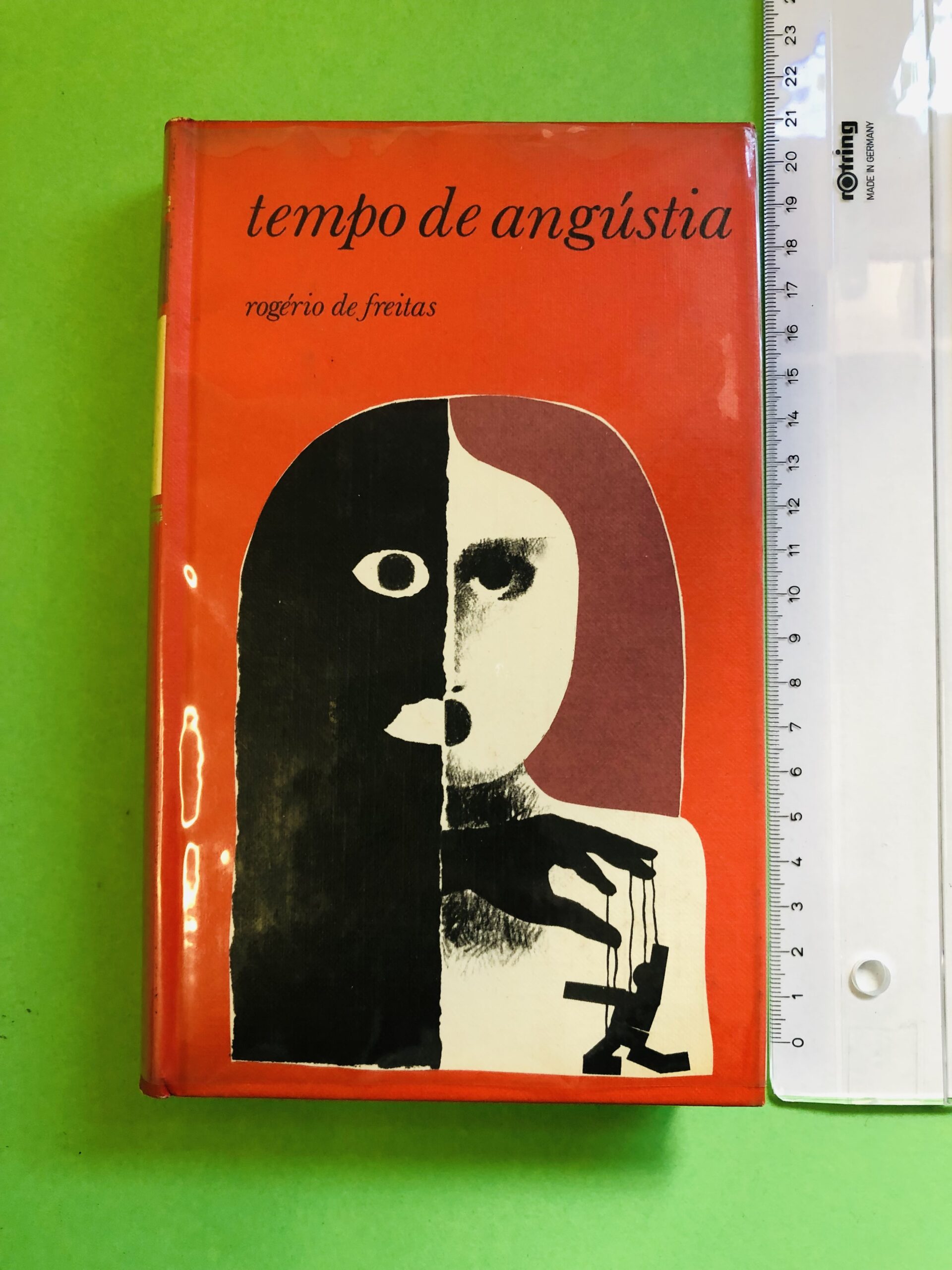 Tempo de Angústia - Rogério de Freitas