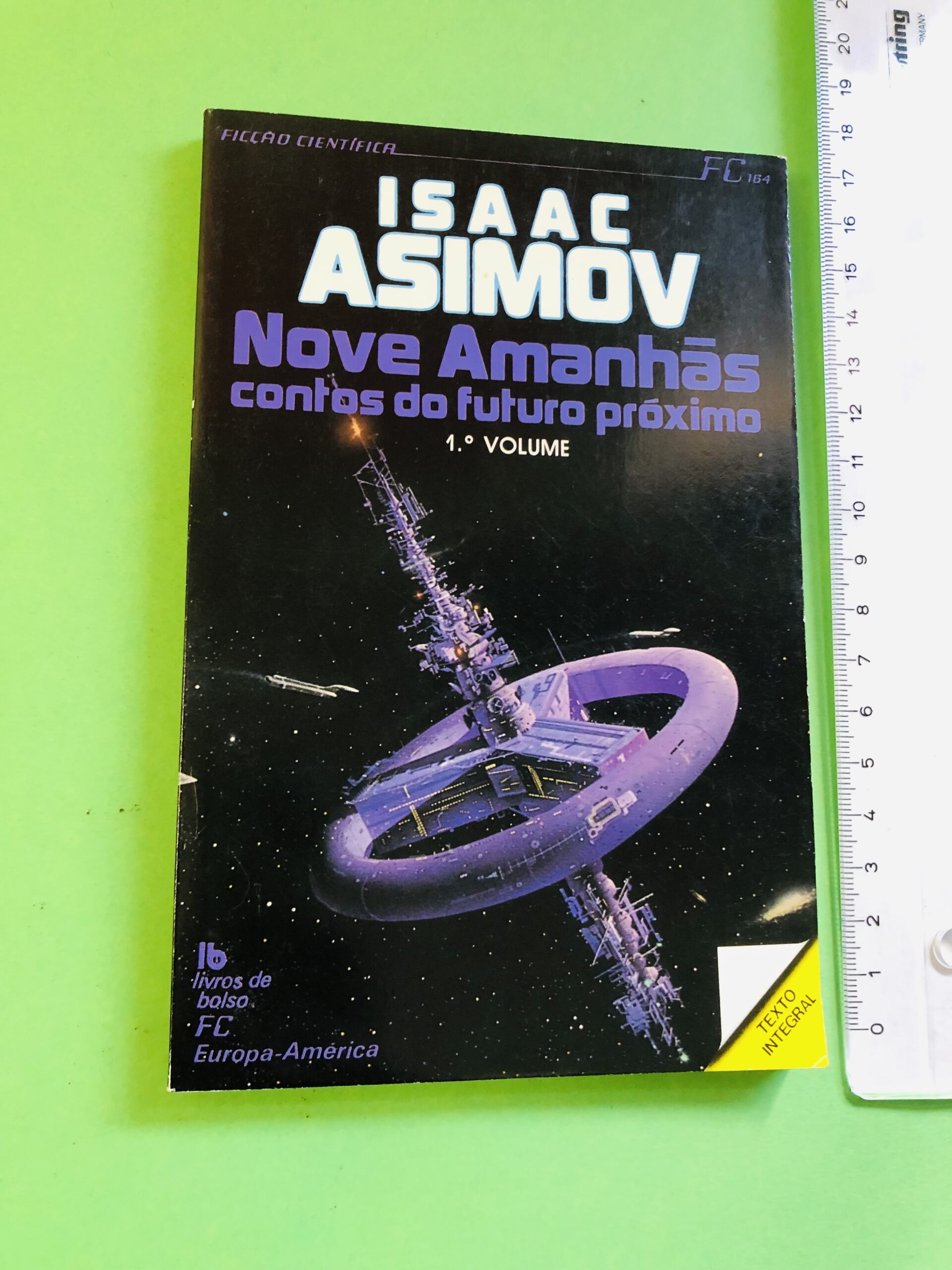 Nove Amanhãs - Isaac Asimov