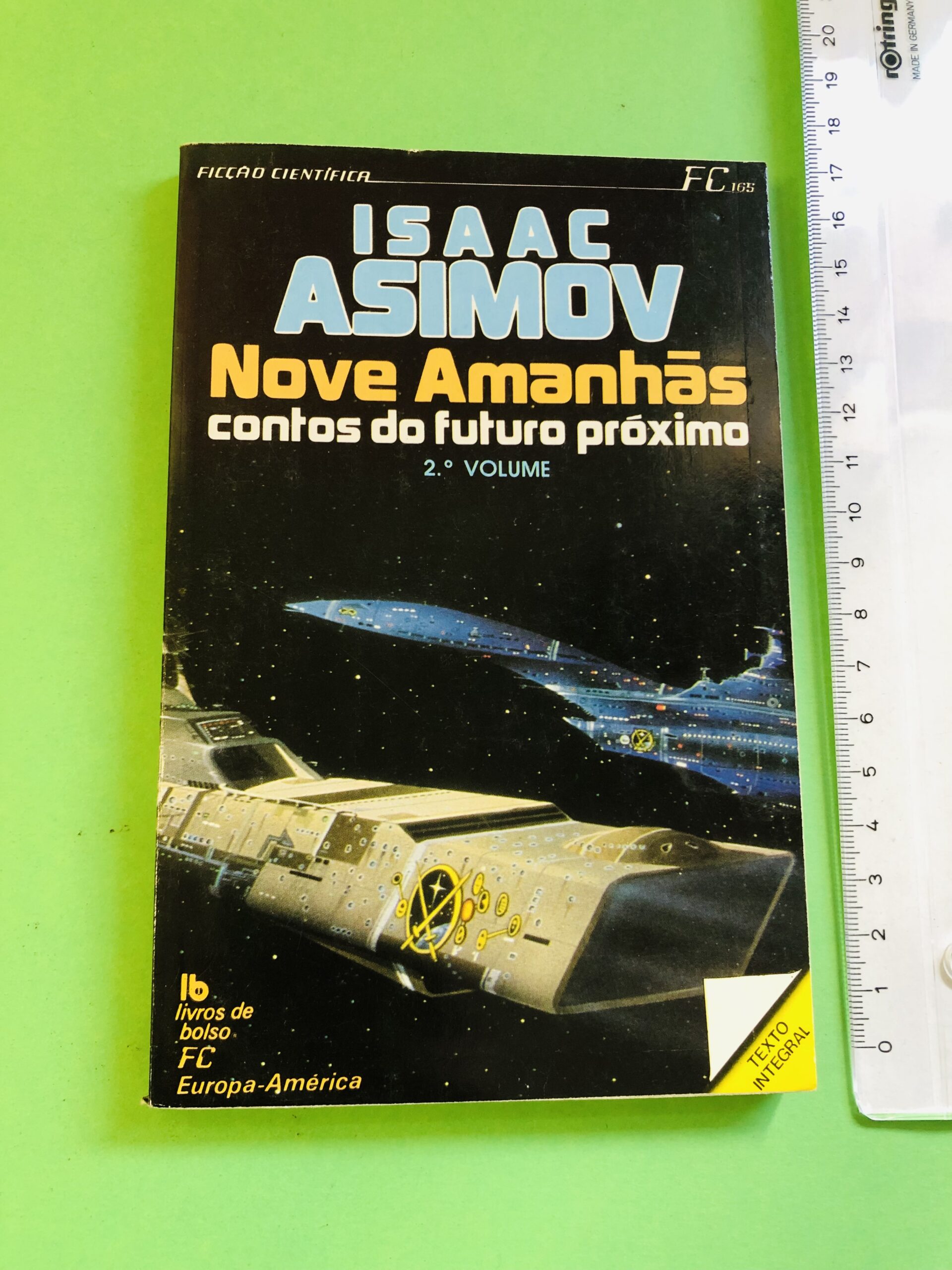 Nove Amanhãs - Isaac Asimov