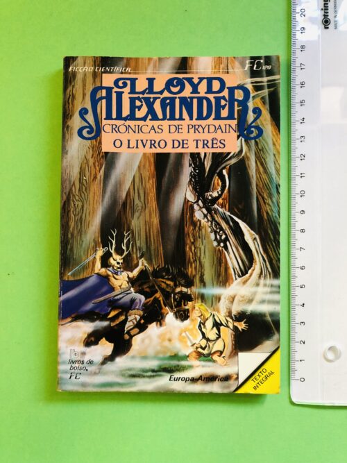 O Livro de Três - Lloyd Alexander