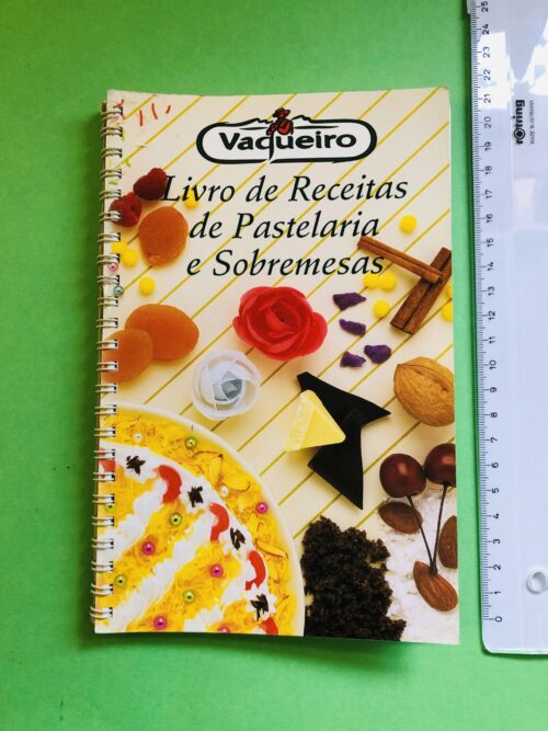 Livro de Receitas de Pastelaria e Sobremesas - Vaqueiro
