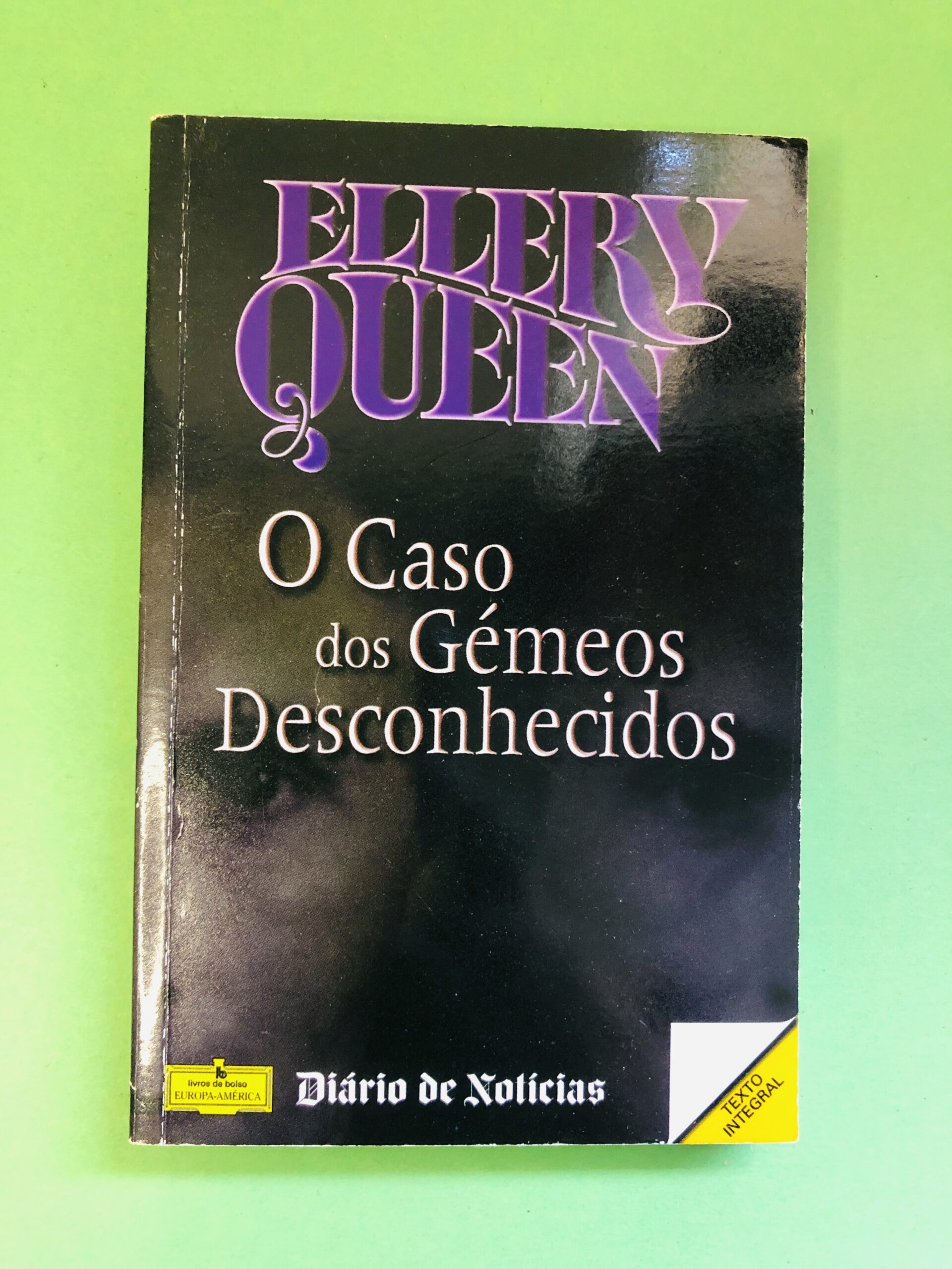 O Caso dos Gêmeos Desconhecidos - Ellery Queen