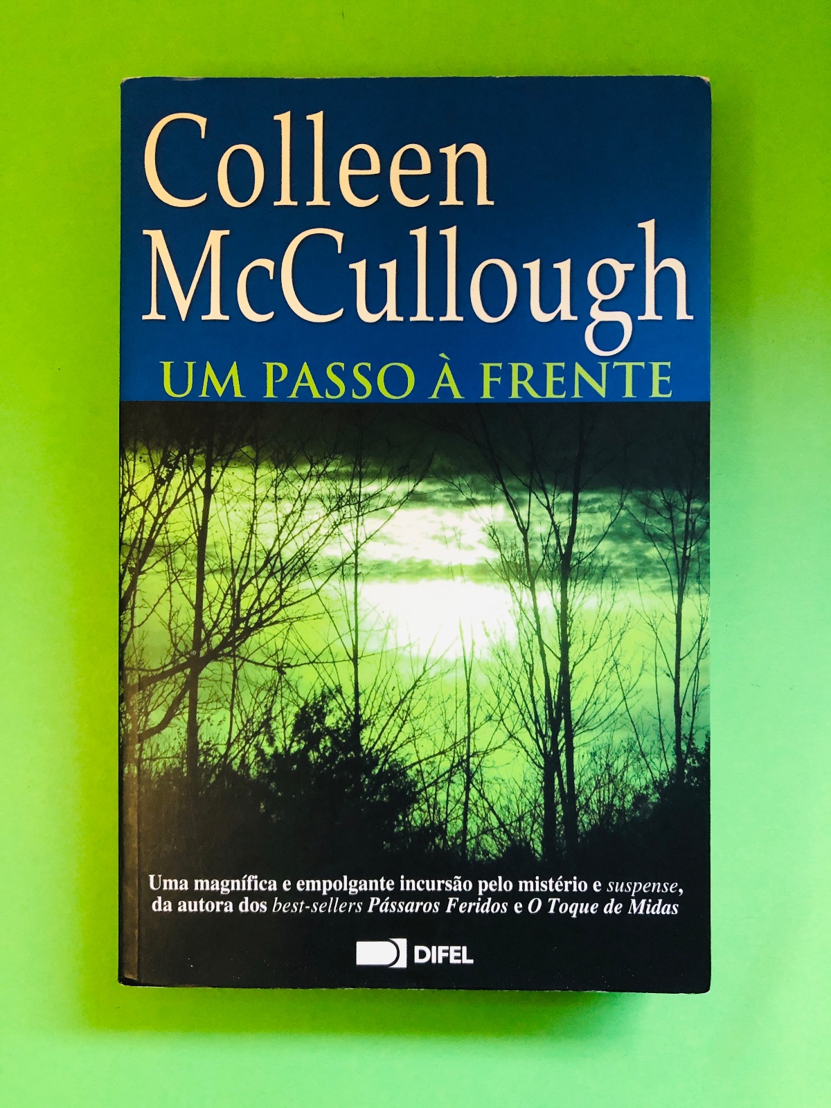 Um Passo à Frente - Colleen McCullough