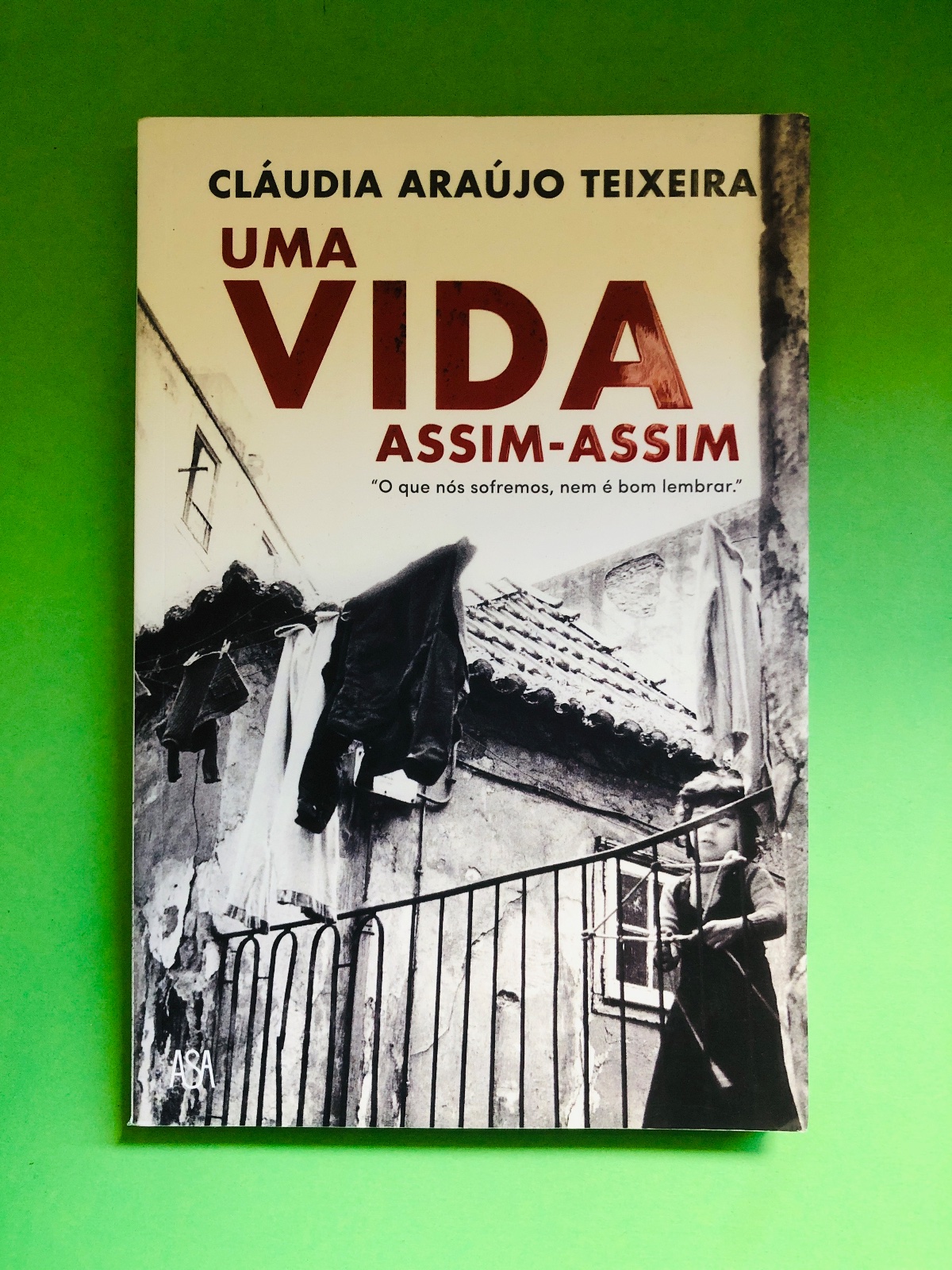 Uma Vida Assim-Assim - Cláudia Araújo Teixeira