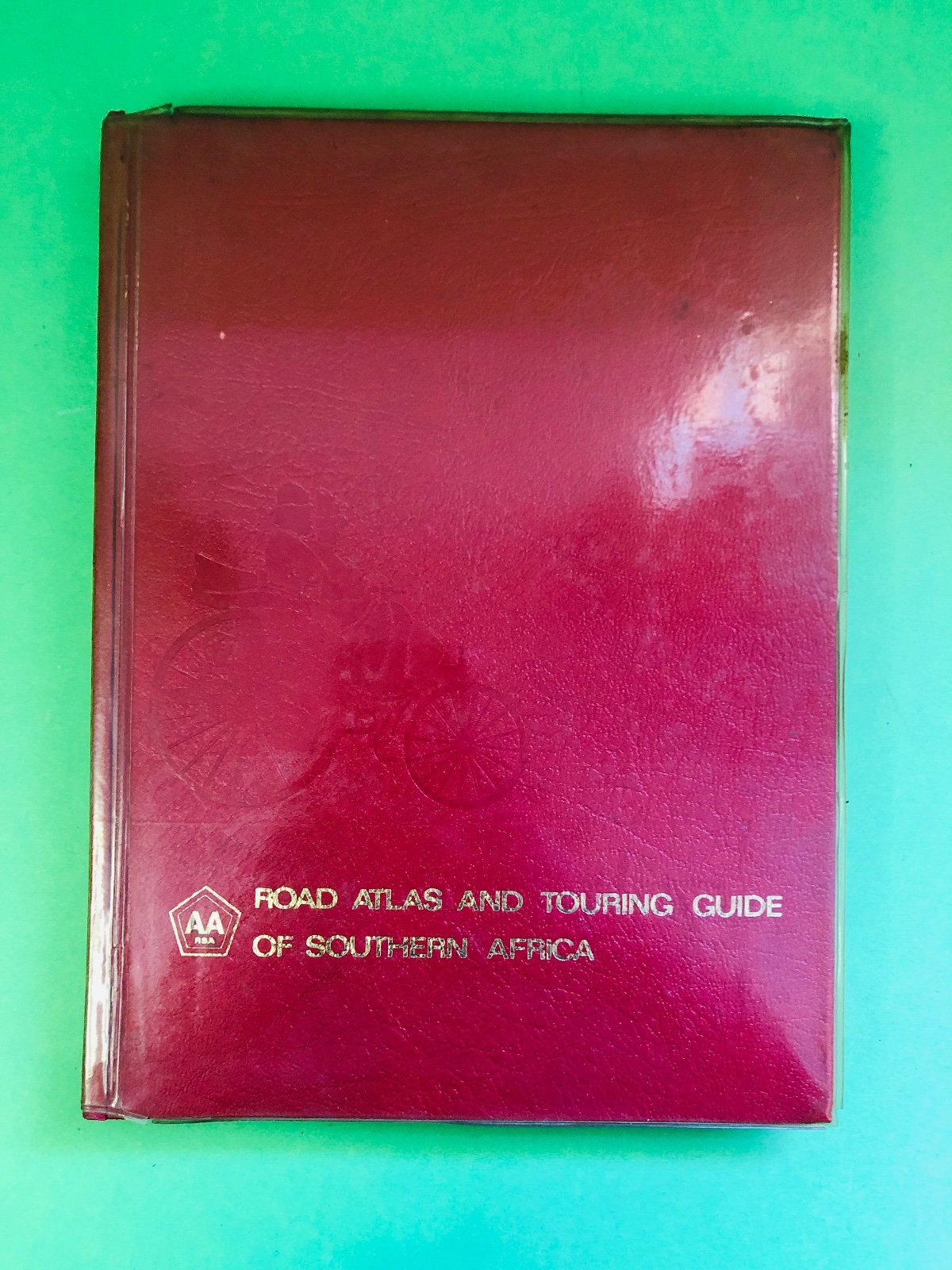 ROAD ATLAS AND TOURING GUIDE OF SOUTHERN AFRICA