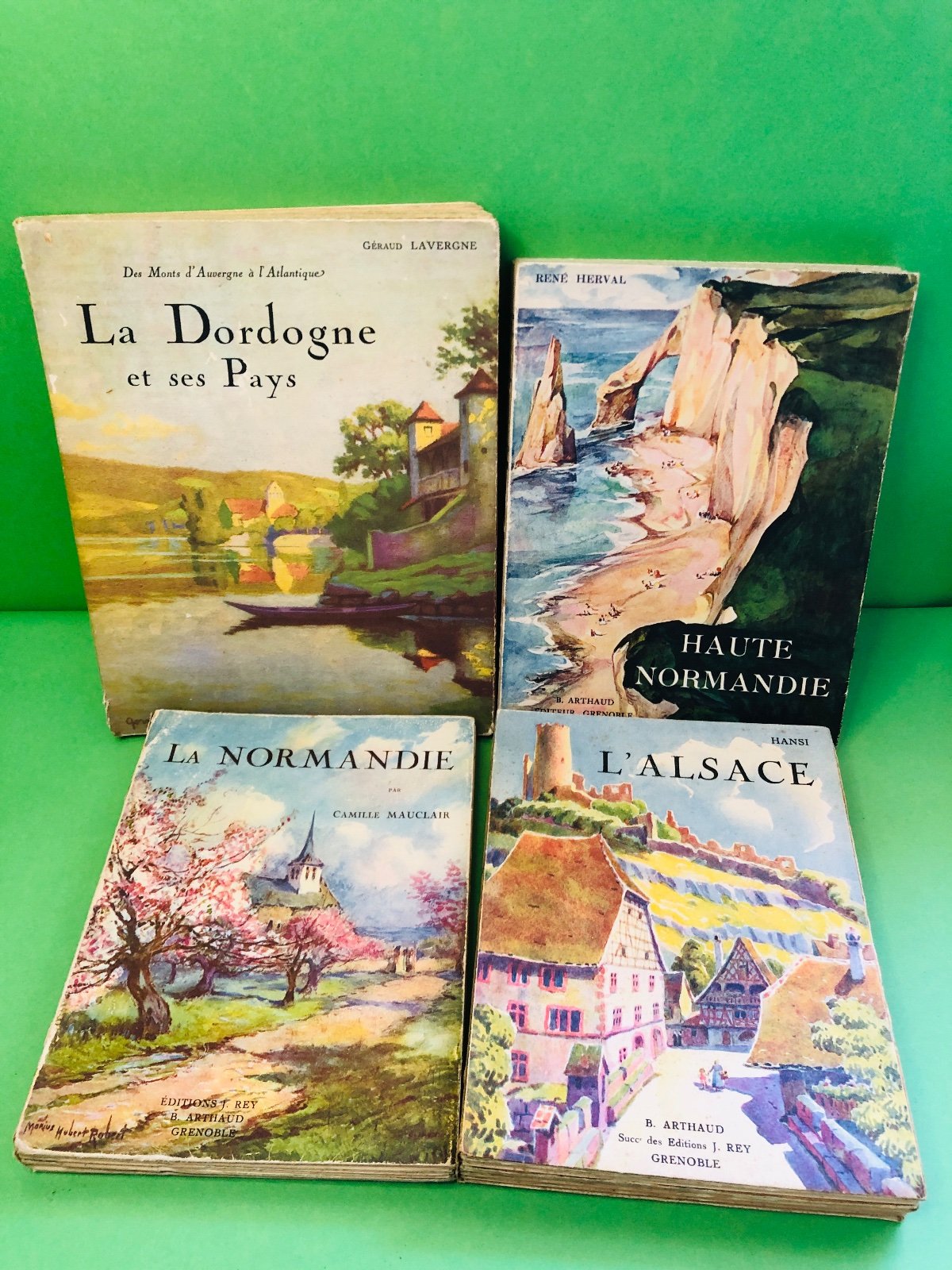4 Livros de viagens antigos em françês