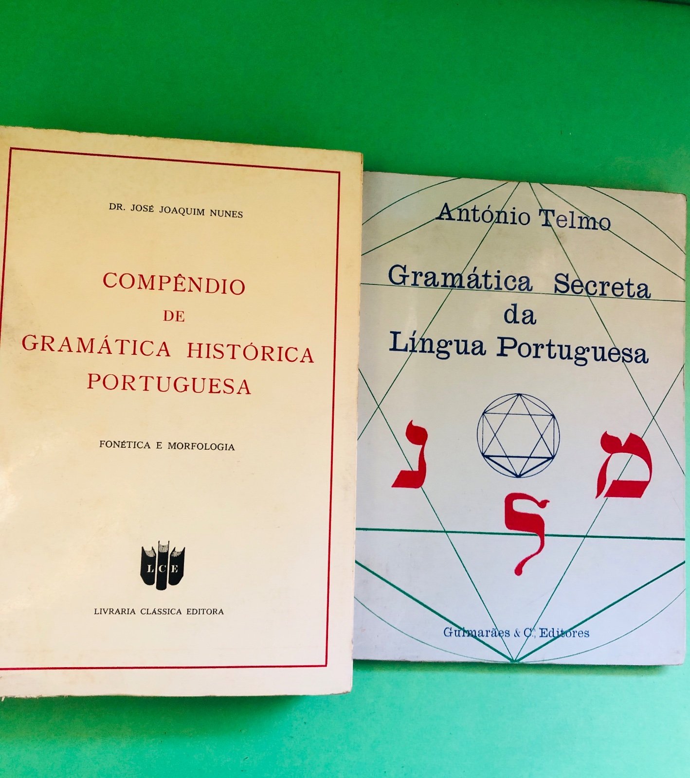2 Livros de Gramática Portuguesa