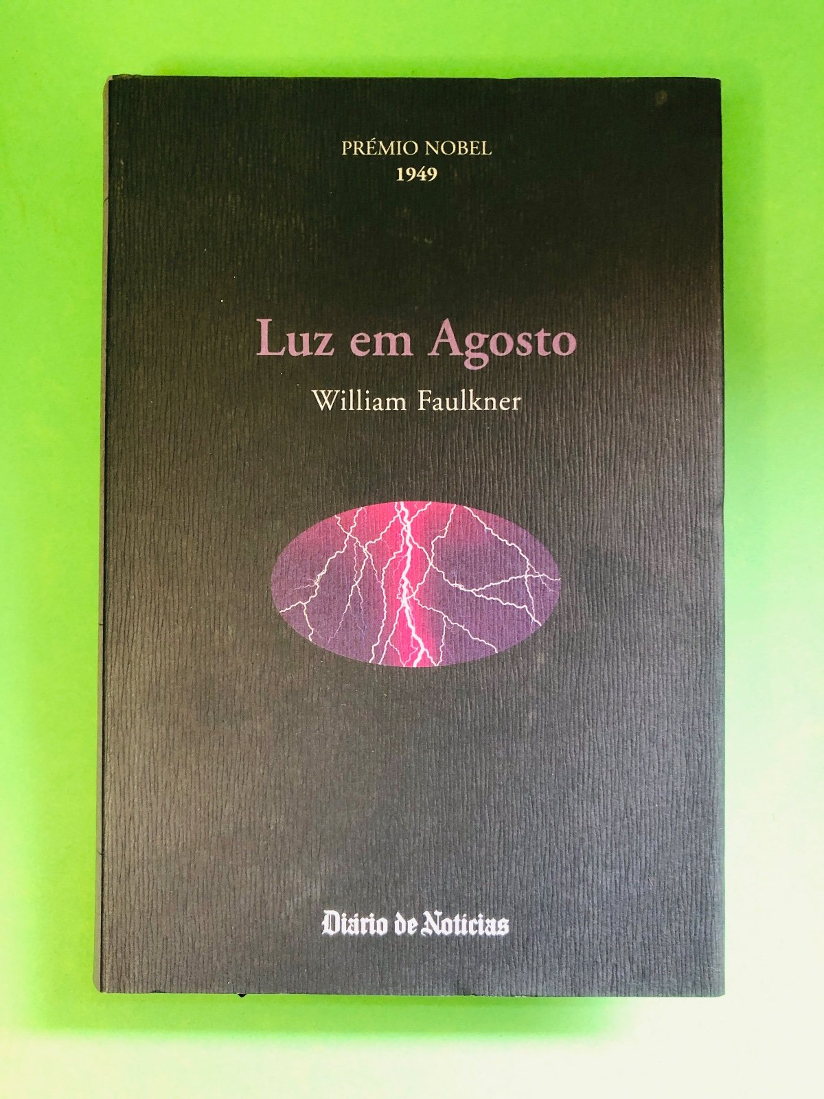 Luz em Agosto - William Faulkner