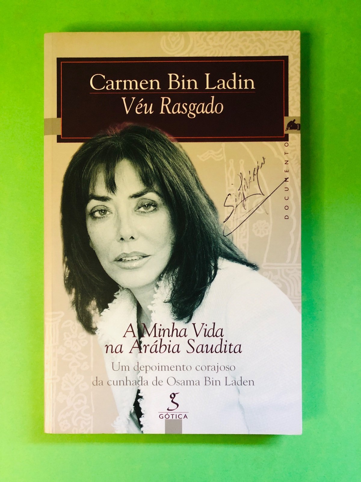 Véu Rasgado - Carmen Bin Ladin